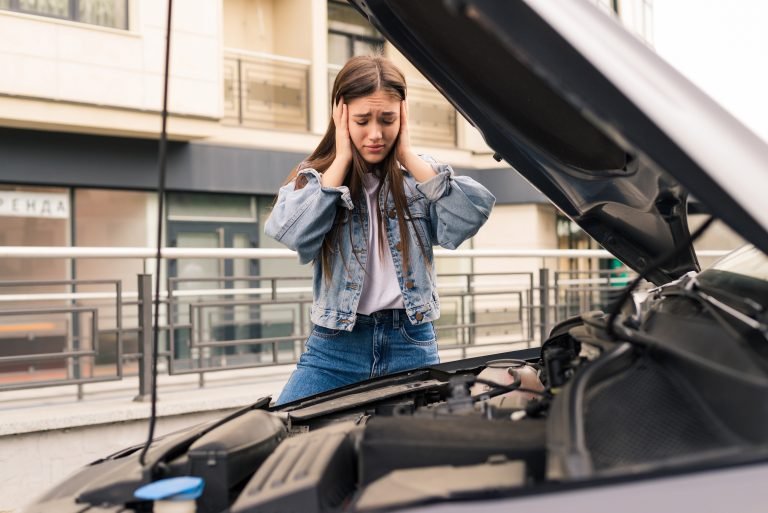¿Cómo saber si la batería de tu carro está fallando?
