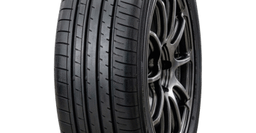 LLANTA YOKOHAMA 215/55 R18 EA61